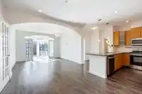 211 33485 SOUTH FRASER WAY - thumbnail 1