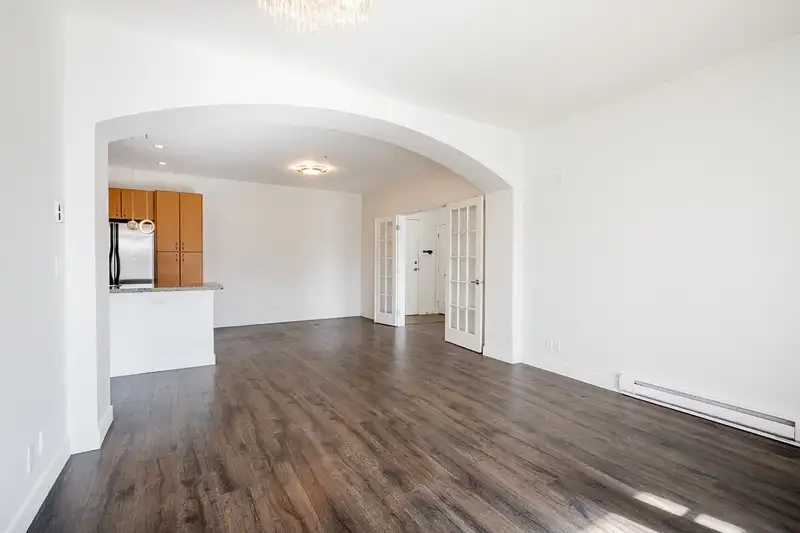 211 33485 SOUTH FRASER WAY - photo 4 of 29