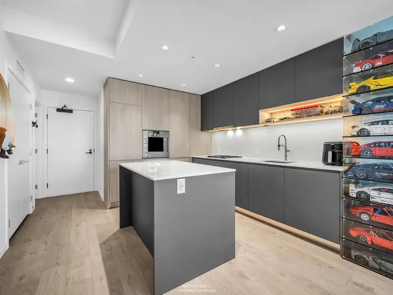 822 6300 MINORU BOULEVARD - photo 3 of 37