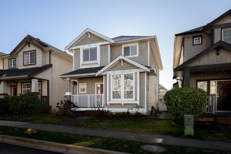 18940 72 AVENUE - photo 1 of 40