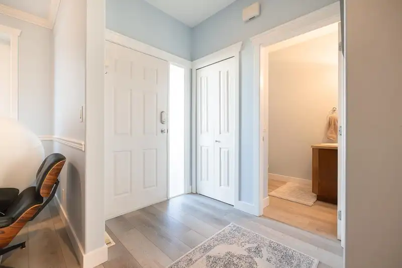 18940 72 AVENUE - photo 2 of 40
