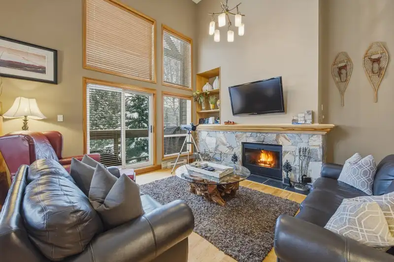 8 4628 BLACKCOMB WAY - photo 3 of 29
