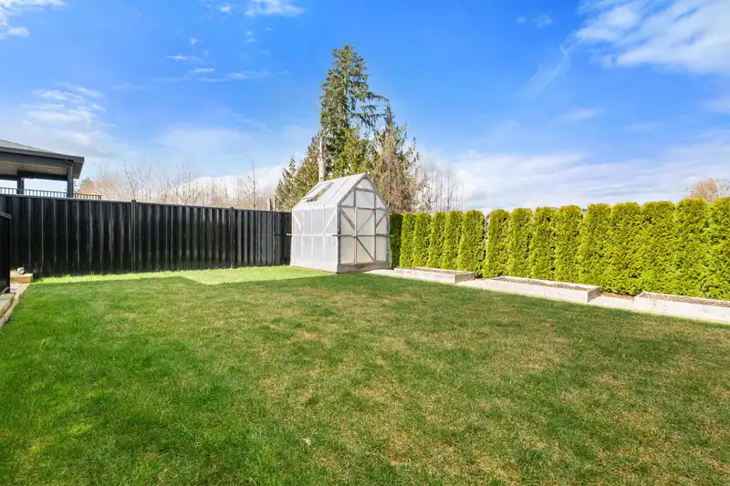 32739 CUNNIGHAM AVENUE - photo 4 of 40
