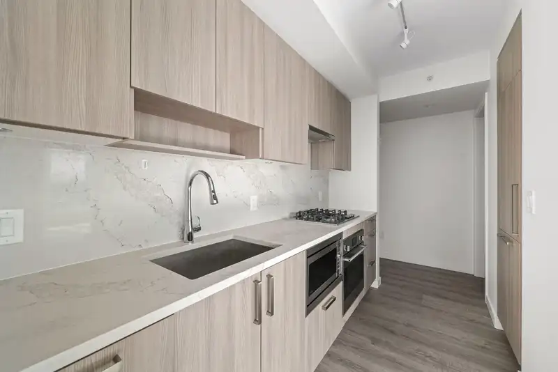 4306 13350 CENTRAL AVENUE - photo 1 of 36