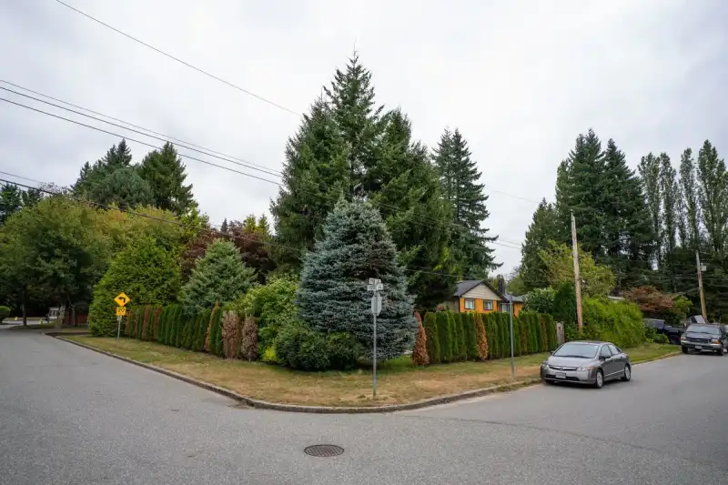 20955 118 AVENUE - photo 1 of 23