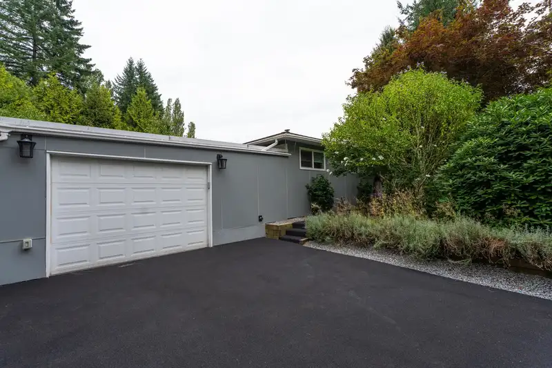 20955 118 AVENUE - photo 3 of 23