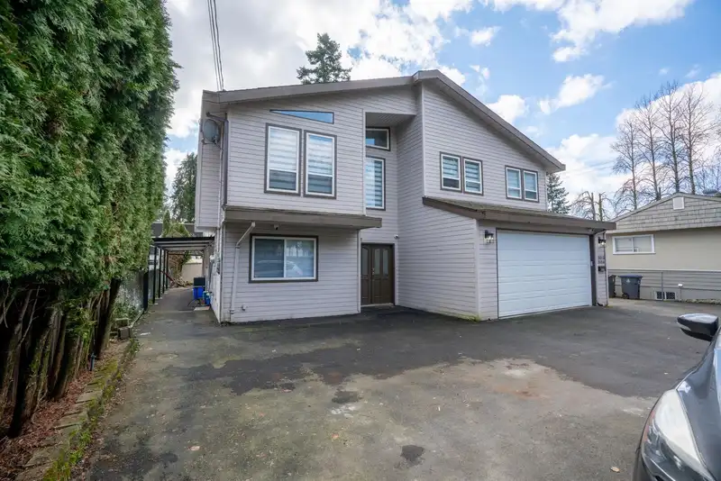 18018 60 AVENUE - photo 2 of 25