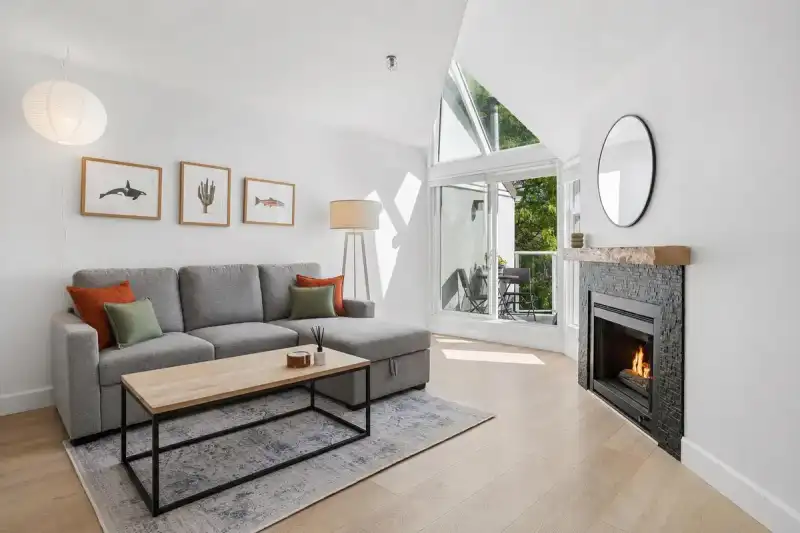 408 2020 W 8TH AVENUE - photo 1 of 21