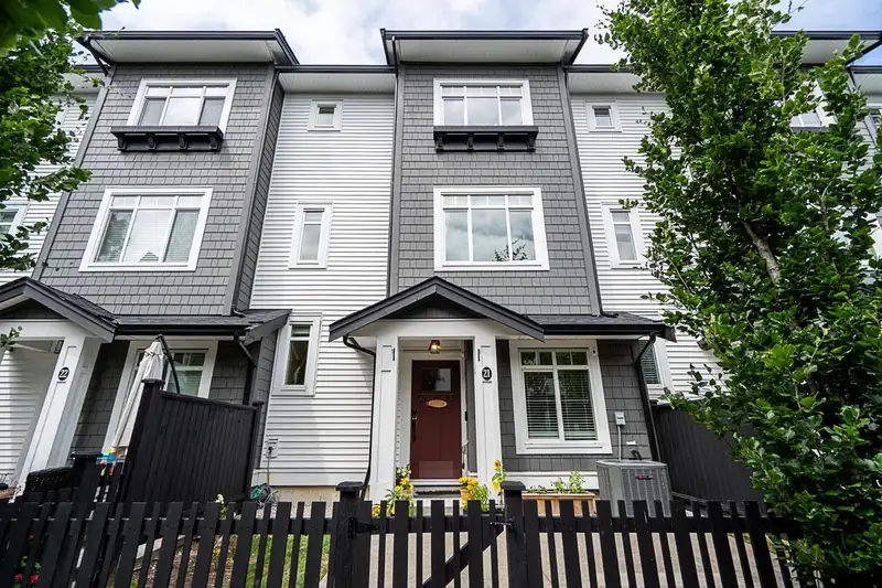 21 6897 201 STREET - photo 2 of 37