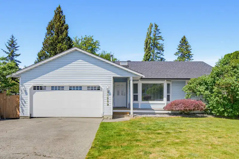 20989 95A AVENUE - photo 1 of 40