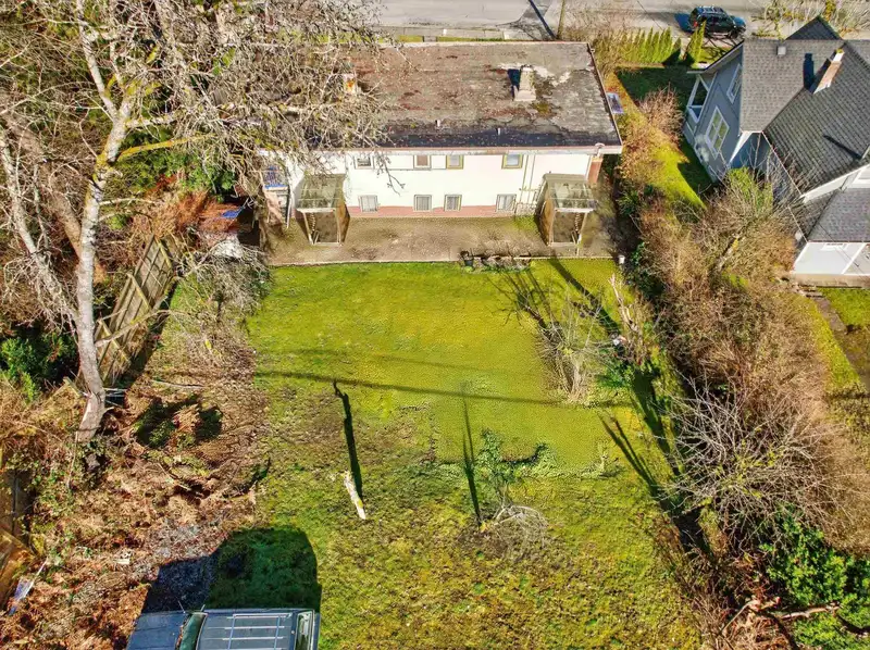 2217 ST GEORGE STREET - photo 4 of 29