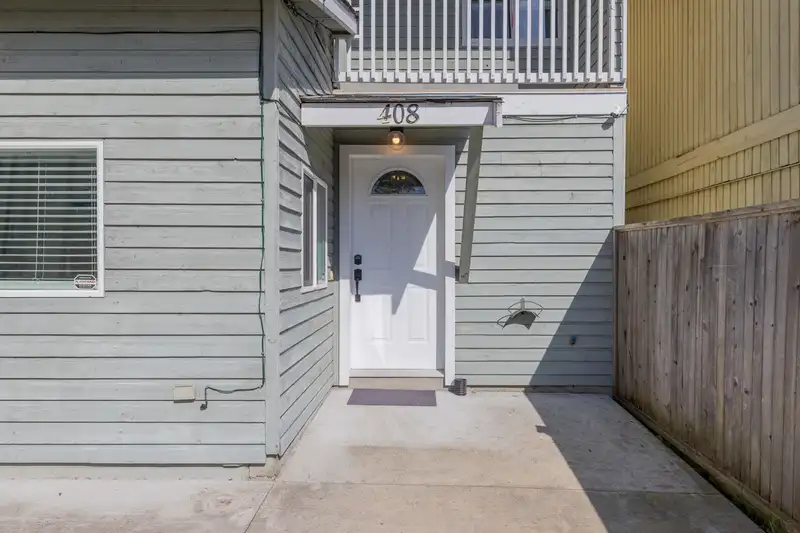 408 BRUNEAU PLACE - photo 4 of 36