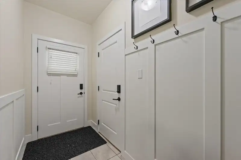 72 19913 70 AVENUE - photo 3 of 37