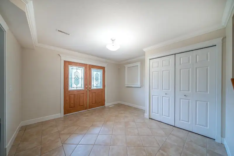 735 SCHOOLHOUSE STREET - photo 2 of 37