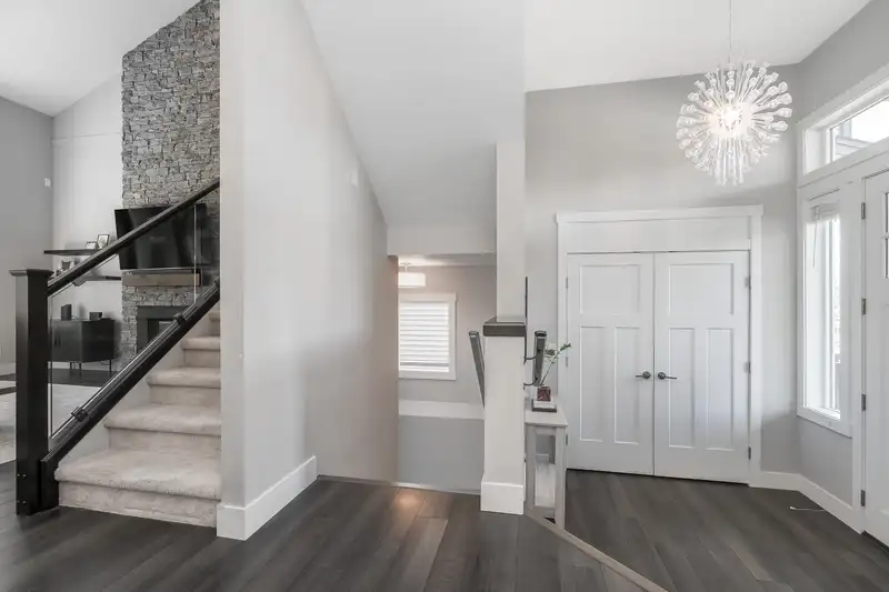 22822 136 AVENUE - photo 2 of 40