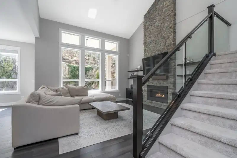 22822 136 AVENUE - photo 3 of 40