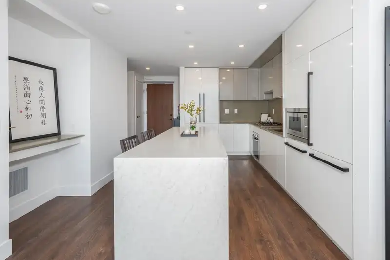 2103 4711 HAZEL STREET - photo 3 of 20