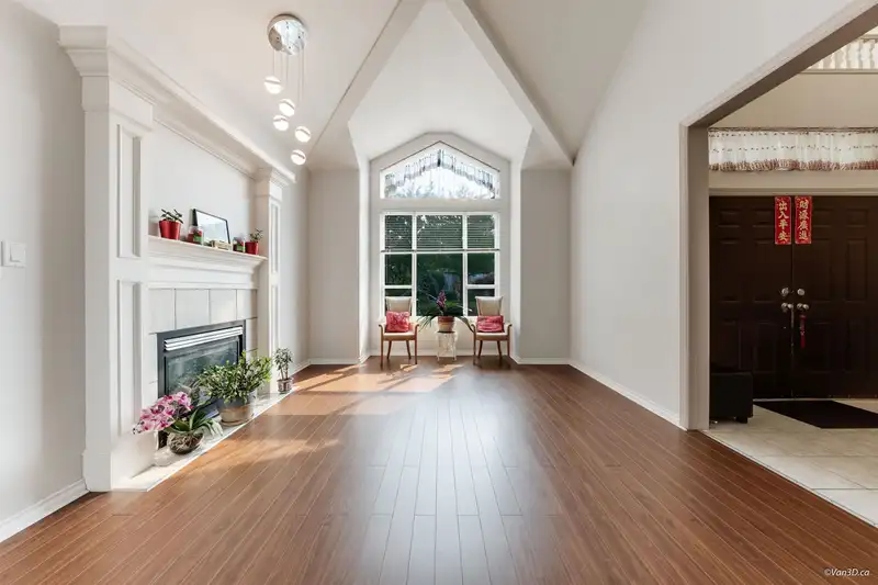 16543 108 AVENUE - photo 3 of 33