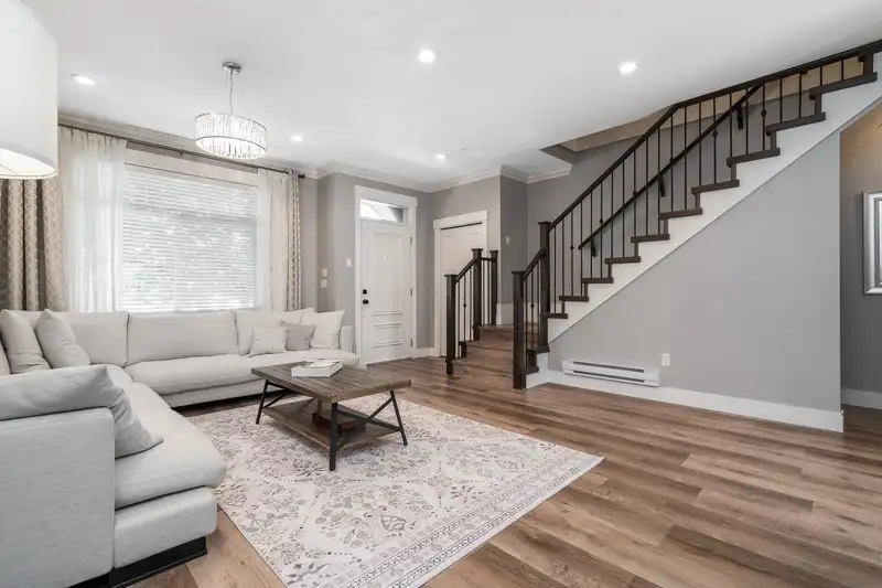 21066 80A AVENUE - photo 2 of 39