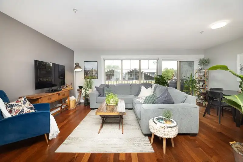 105 414 GOWER POINT ROAD - photo 3 of 31