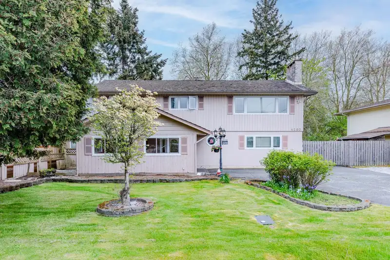 4260 COLDFALL ROAD - photo 2 of 40