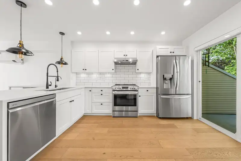 3 6415 197 STREET - photo 2 of 39