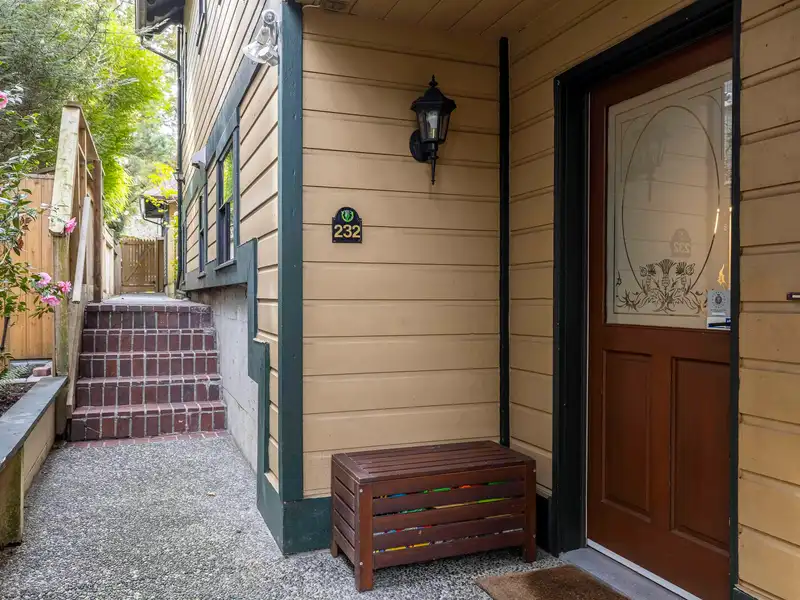 232 W 14TH AVENUE - photo 3 of 40