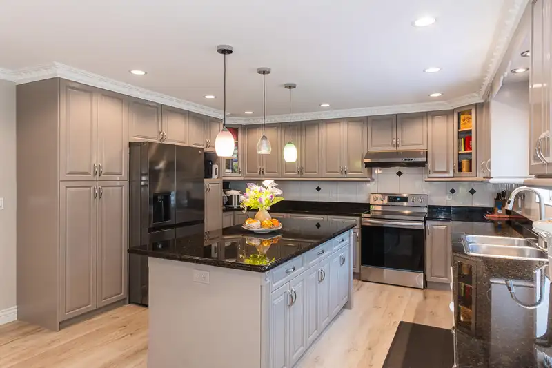 6169 LOCHDALE STREET - photo 2 of 32