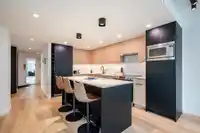 1201 1050 BURRARD STREET - thumbnail 2