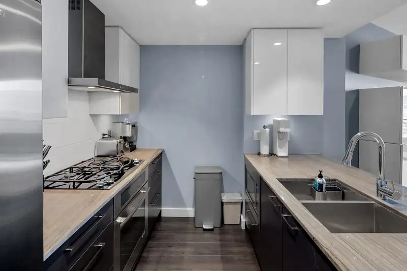 1509 1618 QUEBEC STREET - photo 2 of 36
