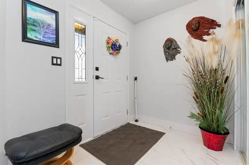 407 19645 64 AVENUE - photo 3 of 28