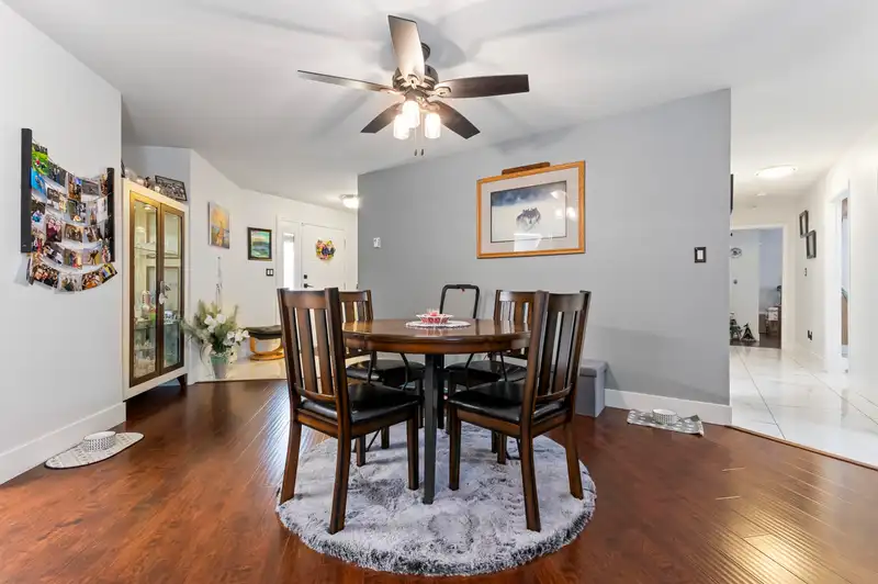 407 19645 64 AVENUE - photo 4 of 28