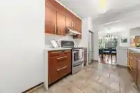 202 1000 BOWRON COURT - thumbnail 13