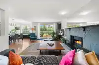202 1000 BOWRON COURT - thumbnail 6
