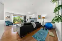 202 1000 BOWRON COURT - thumbnail 7
