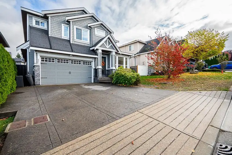 8862 STEGAVIK COURT - photo 1 of 40