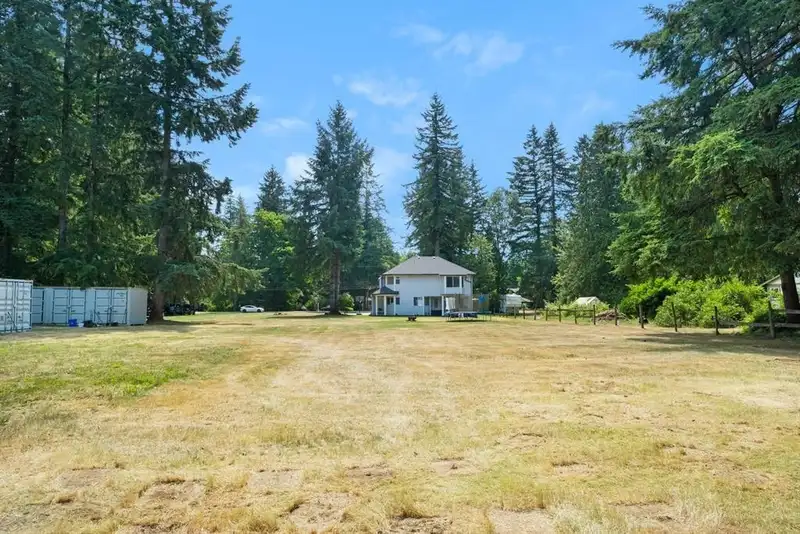 21083 42 AVENUE - photo 2 of 3