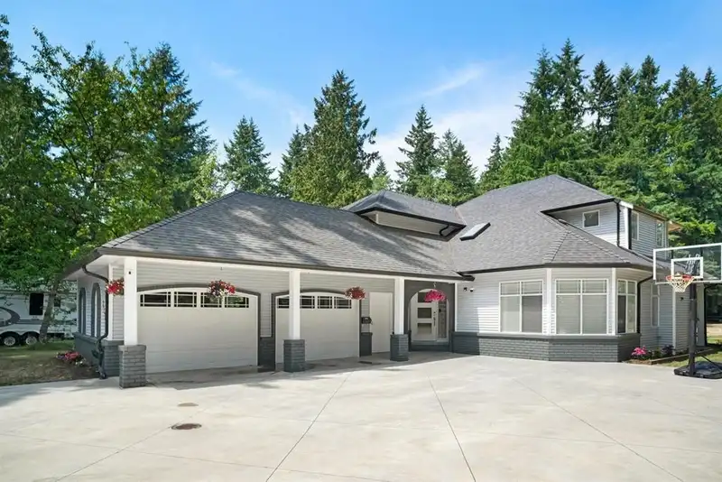21083 42 AVENUE - photo 3 of 3