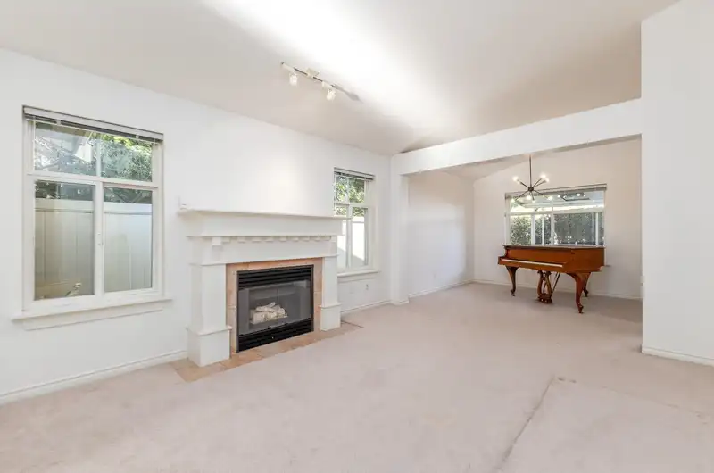 52 8555 209 STREET - photo 2 of 34