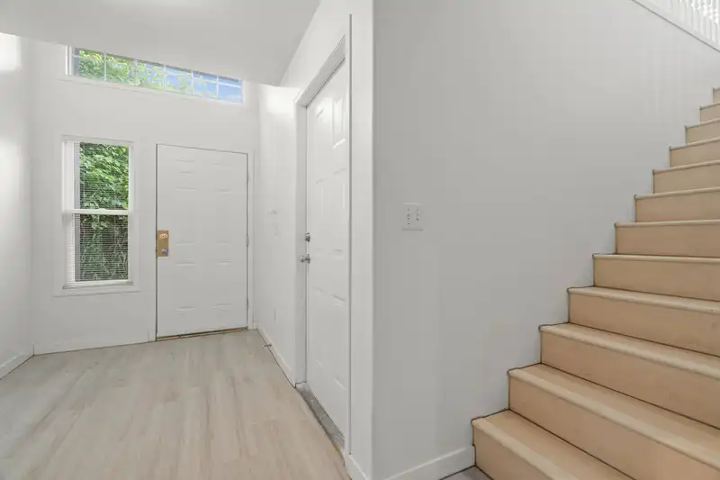46279 CHILLIWACK CENTRAL ROAD - photo 2 of 39