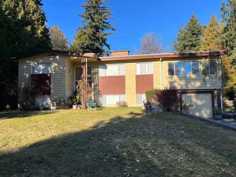 13697 16 AVENUE - photo 4 of 8