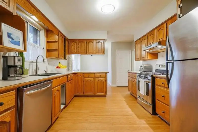 4286 186 STREET - photo 1 of 24