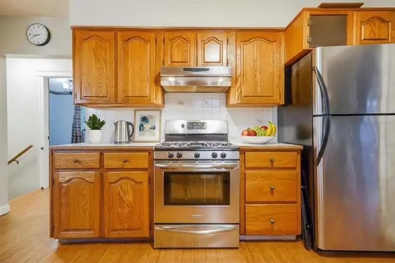 4286 186 STREET - photo 2 of 24