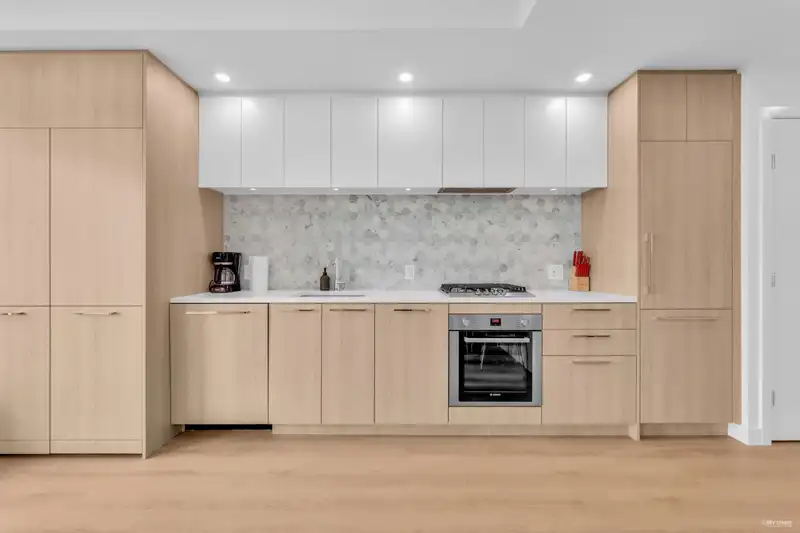 1803 2425 ALPHA AVENUE - photo 3 of 32