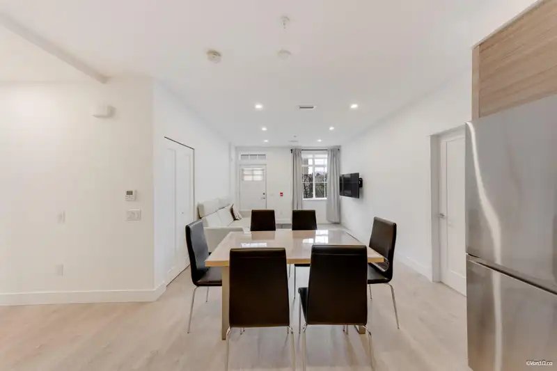9 8888 SPIRES ROAD - photo 4 of 32