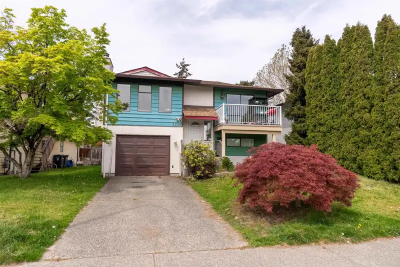 2245 WILLOUGHBY WAY - photo 1 of 27