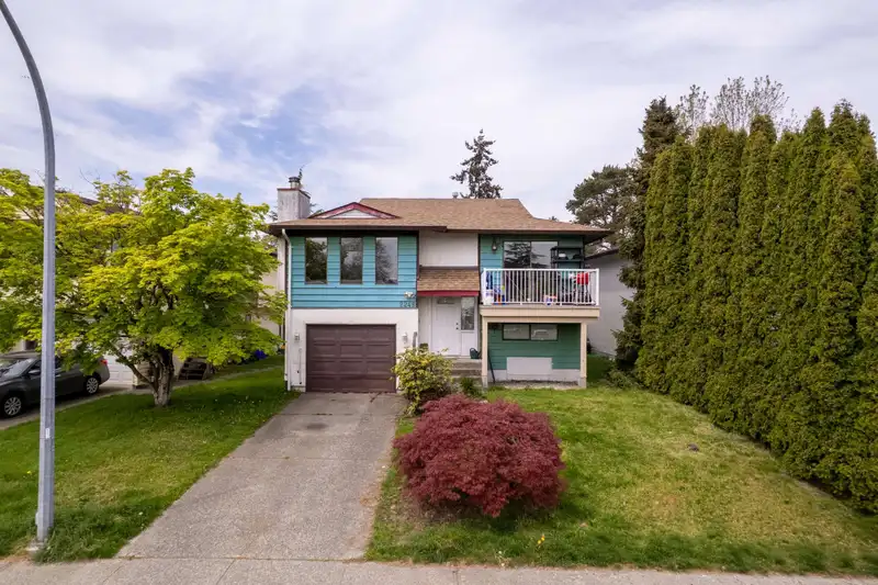 2245 WILLOUGHBY WAY - photo 3 of 27