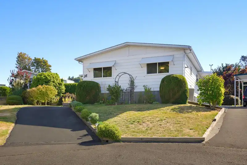 28 2035 MARTENS STREET - photo 1 of 40