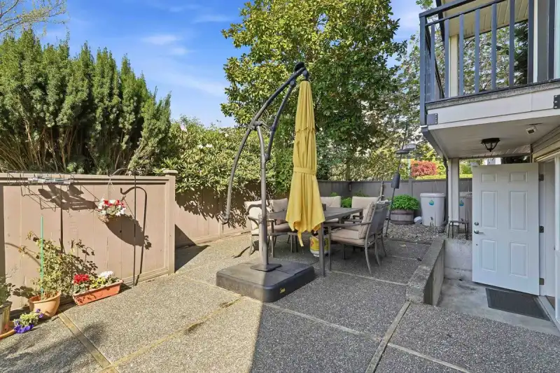 1 1606 W 10TH AVENUE - photo 1 of 28
