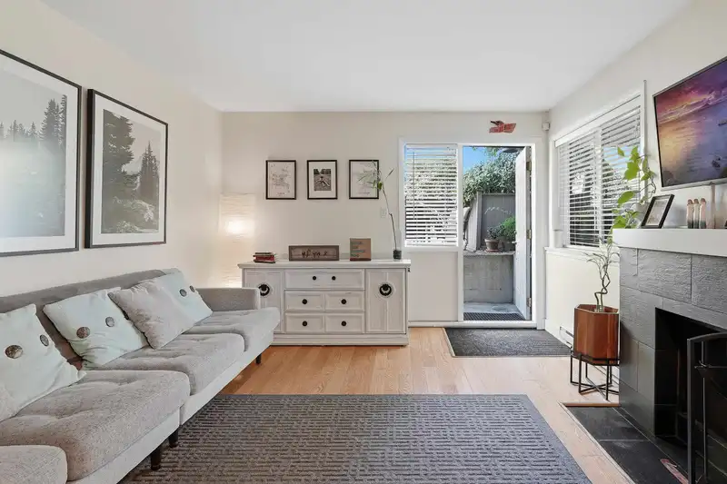 1 1606 W 10TH AVENUE - photo 2 of 28